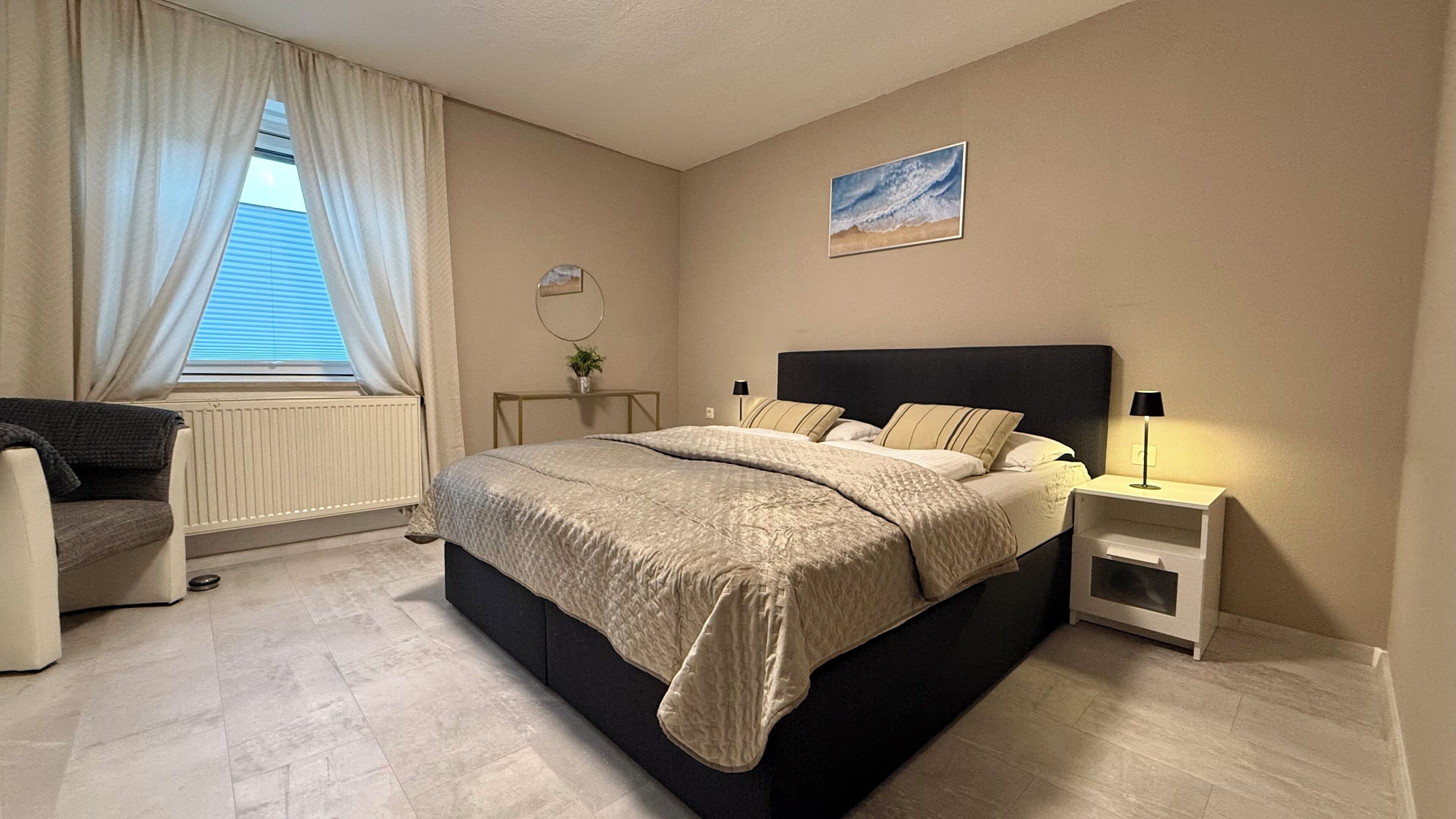 3 bedrooms, desk, iron/ironing board, travel crib