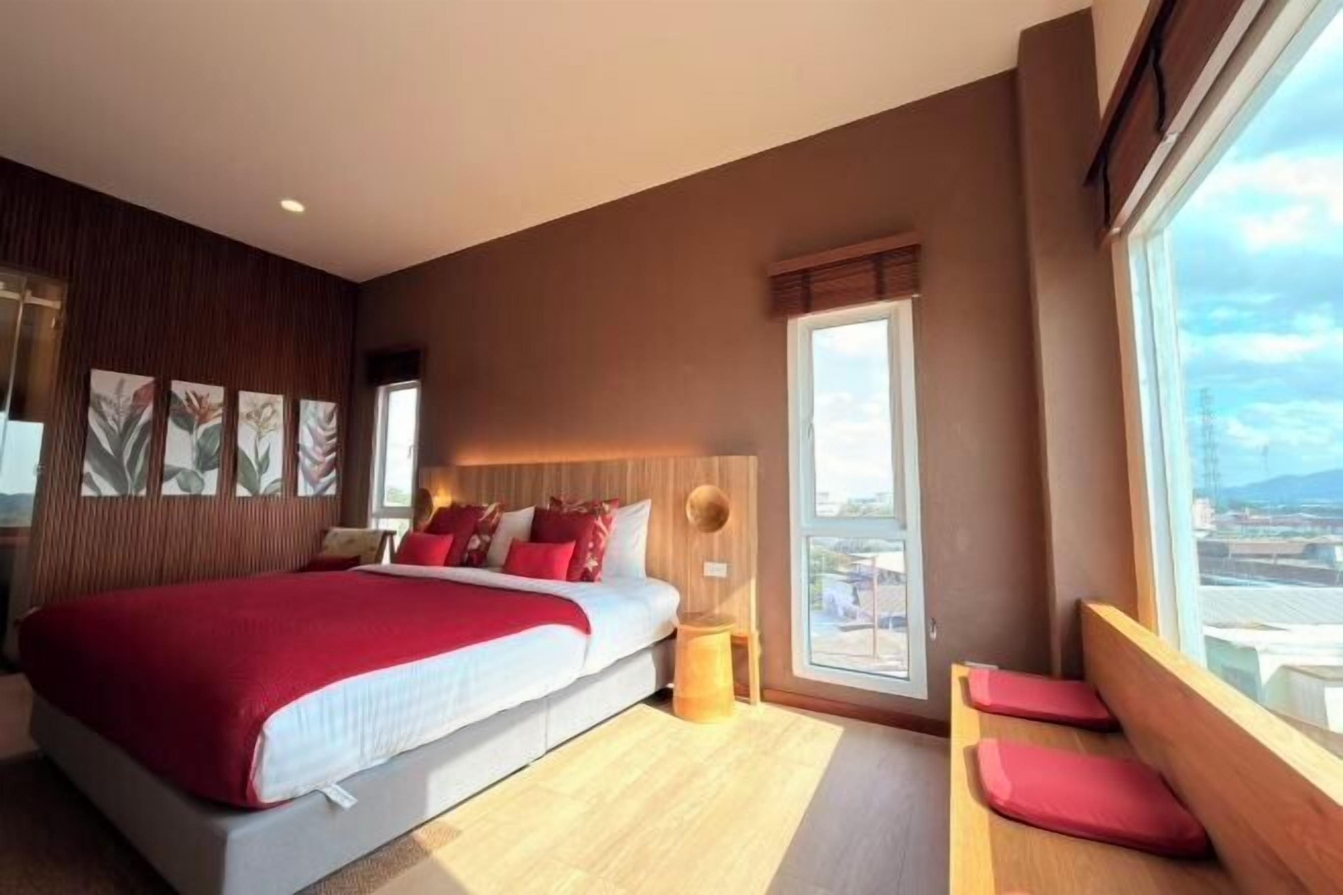 Zimmersafe, Schreibtisch, Verdunkelungsvorhänge, kostenloses WLAN