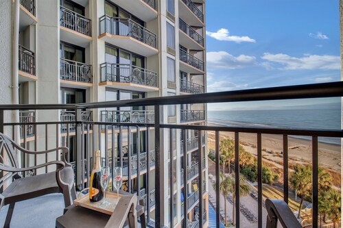 Stunning Oceanfront Studio w/Kitchen