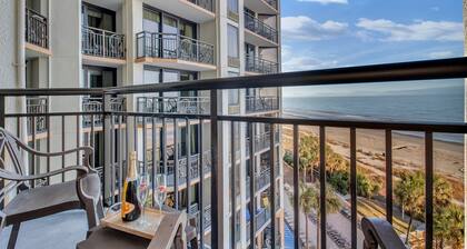 Stunning Oceanfront Studio w/Kitchen