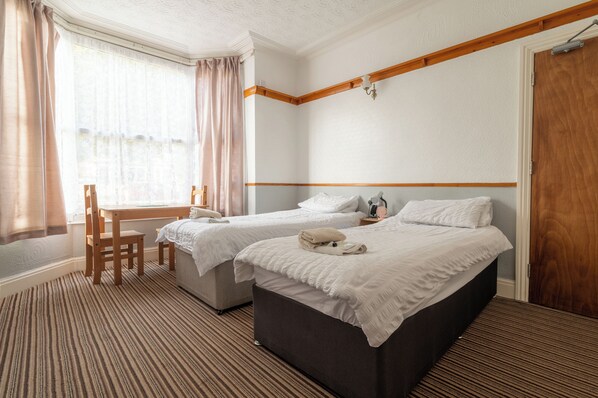 Habitación Confort con 2 camas individuales | Wifi gratis