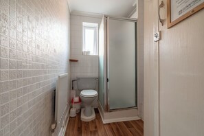 Bathroom - Moonside Rooms (Skegness)
