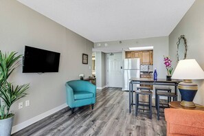 TV - Paradise Awaits @ Oceanfront Suite/Dogs OK! (Myrtle Beach)