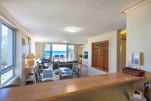 Beachfront two storey penthouse apartment. Family friendly. Spectacular views!