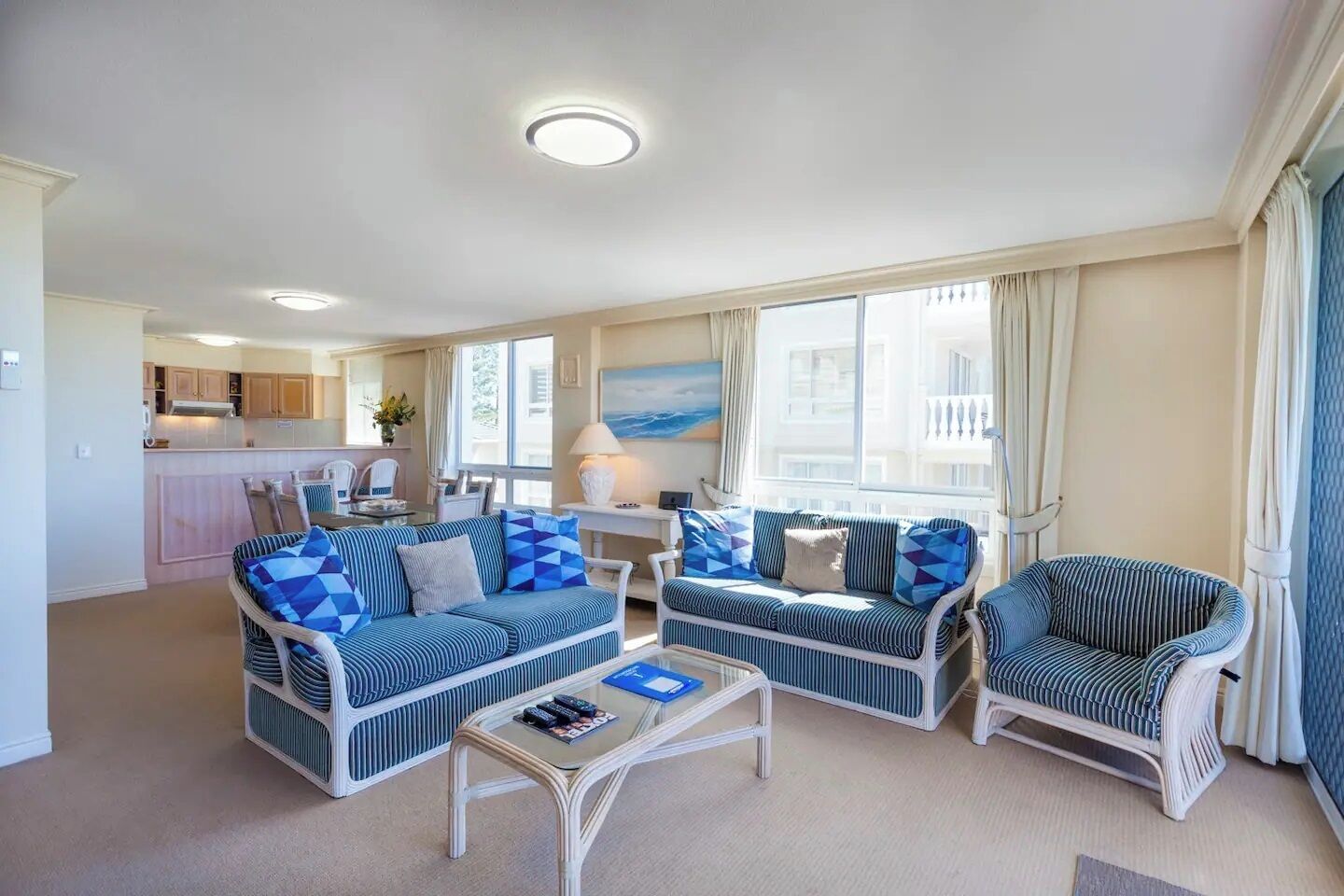 Beachfront Two Storey Penthouse Apartment. Family Friendly. Spectacular Views! - Broadbeach