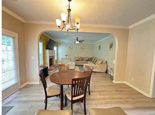 Stylish 4BD/2.5BTH home in METRO ATLANTA