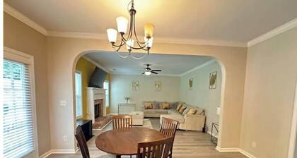 Stylish 4BD/2.5BTH home in METRO ATLANTA