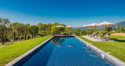 Beautiful Holiday Home With Pool