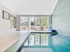 Hus | Pool | Inomhuspool och utomhuspool