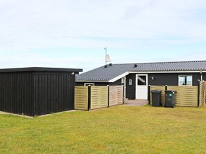 House | Exterior - 4 Person Holiday Home in Hadsund (Hadsund)