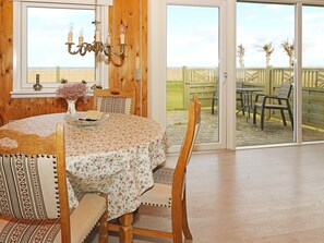 House | Dining - 4 Person Holiday Home in Hadsund (Hadsund)