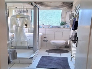 House | Bathroom