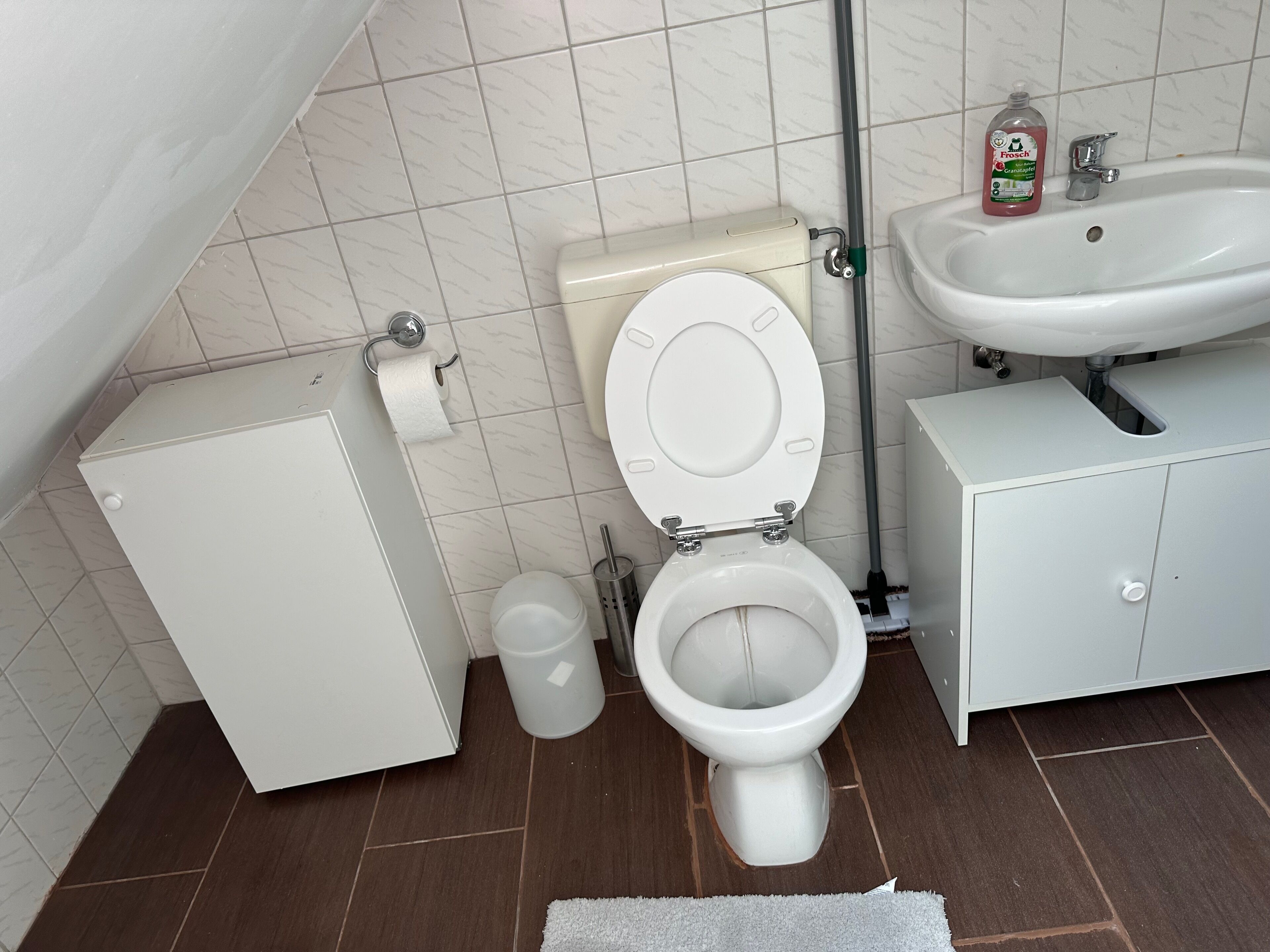 Toallas, jabón y papel higiénico