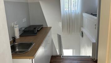 Een microgolfoven, een oven