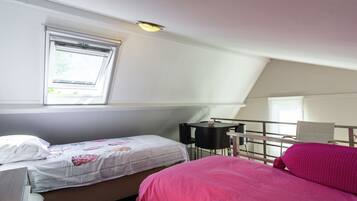 Huis | 2 slaapkamers, individueel gemeubileerd, beddengoed