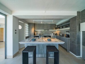 House | Private kitchen - Inviting Holiday Home With Swimming Pool (Ploce)