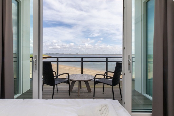 House | 2 bedrooms, bed sheets