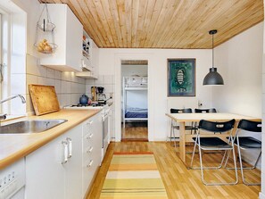 House | Private kitchen - 4 Person Holiday Home in Albaek (Aalbaek)