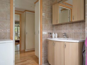House | Bathroom