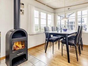 House | Dining - 7 Person Holiday Home in Saeby (Sæby)