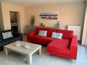 House | Living area - Canal-side Family Retreat (Nieuwpoort)