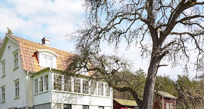 6 Person Holiday Home in Stromstad