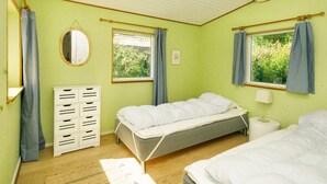 House | 3 bedrooms, individually furnished - 6 Person Holiday Home in Gilleleje (Gilleleje)