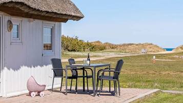 House | Outdoor dining