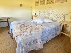 House | 4 bedrooms, individually furnished