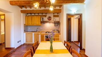 House | Tempat makan