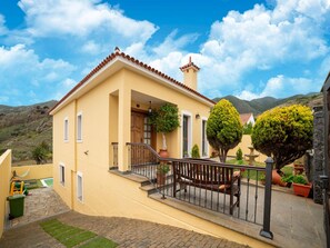 House | Exterior - Villa in Tenerife With Pool and Sea Views (Buenavista del Norte)