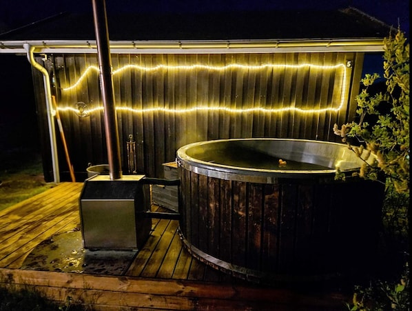House | Outdoor spa tub