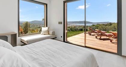 Majestic Holiday Home With Pool