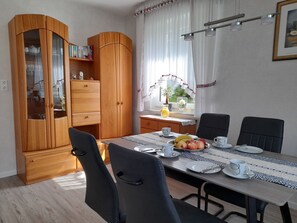 Apartment | Dining