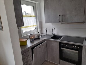 Apartment | Private kitchen | Electric kettle, toaster, highchair - Apartment Nahe Willingen und Winterberg (Olsberg)