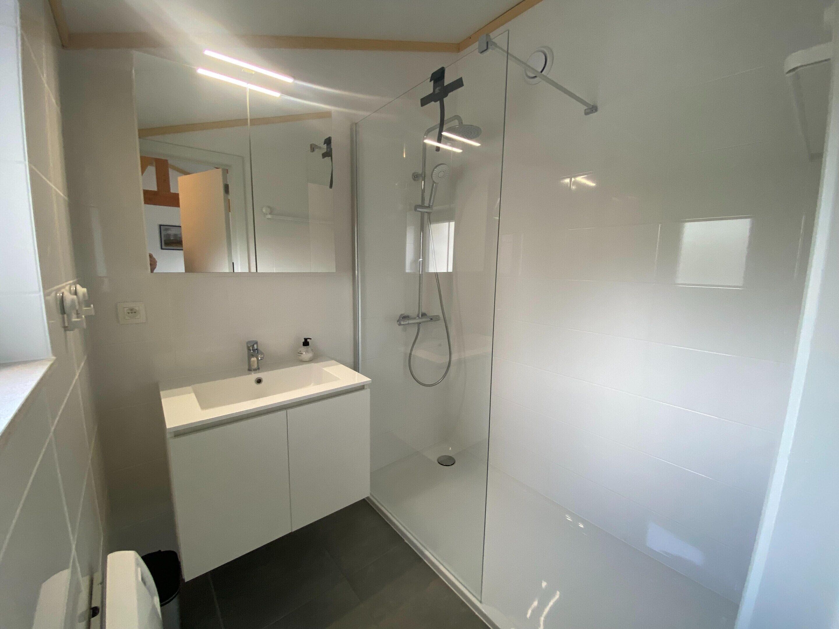 House | Bilik Mandi