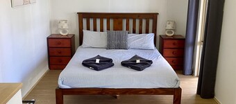 One-Bedroom Studio - Studio Room With Gum Creek View