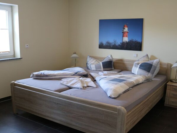 3 bedrooms, individually furnished, iron/ironing board