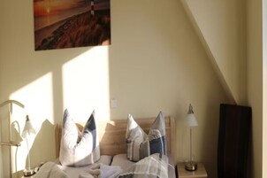 3 bedrooms, individually furnished, iron/ironing board