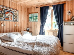 House | 3 bedrooms, individually furnished