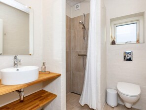 Bathroom - 5 Star Holiday Home in Vestervig (Vestervig)