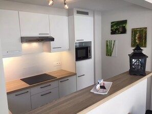 Căn hộ | Bếp riêng | Ấm điện, lò nướng bánh mì, ghế cao cho trẻ em 