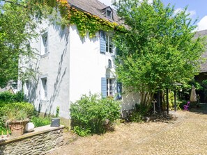 Exterior - Earth Kingdom in the Pyrmonter Zehnthof (Roes)