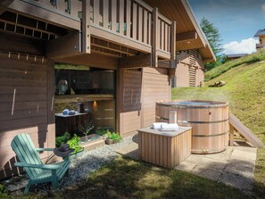 Outdoor spa tub - Chalet Grand Soir - nordic bath and wonderful views - OVO Network (Combloux)