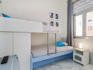 1 bedroom, WiFi, bed sheets