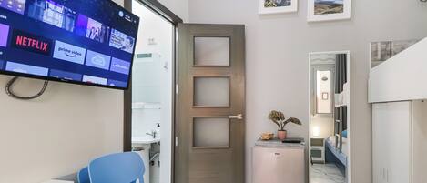 1 habitación, wifi y ropa de cama