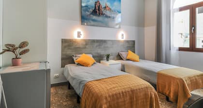 #2 Private Urban Room San Roque