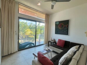 Smart TV - SWEET HOME  steps from the beach & ferry to Isla Mujeres. With Pool & rooftop (Cancun)
