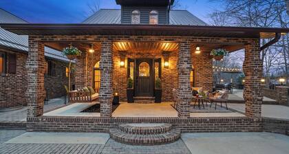 EpicGameroom-SunsetViews-Hottub-Daybed-PetsOK