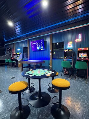 Games room - Brickhouse |  HeatedPool, GameBarn, Hottub, Secluded , Pets & More (Laurelville)
